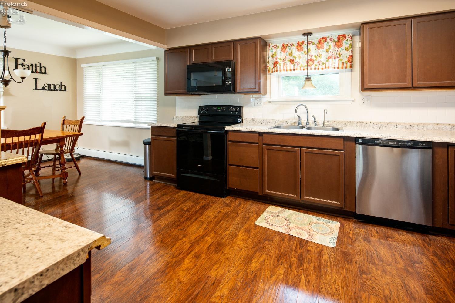 2600 N Oak Harbor Road