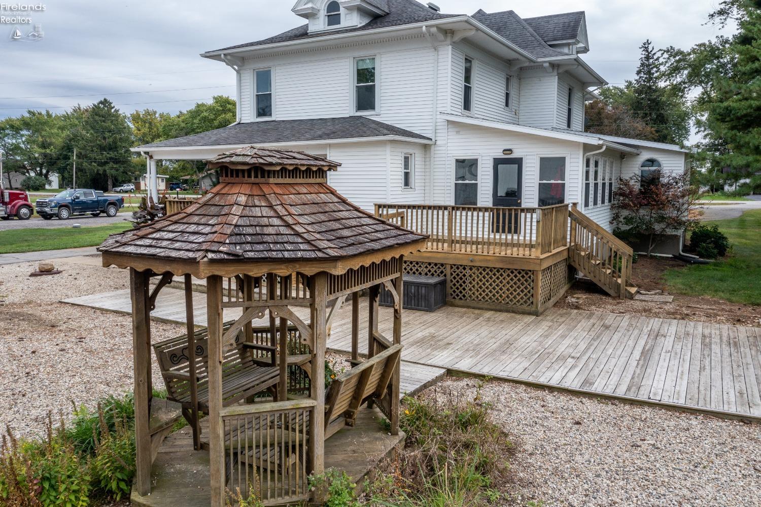 3032 Dickman Road