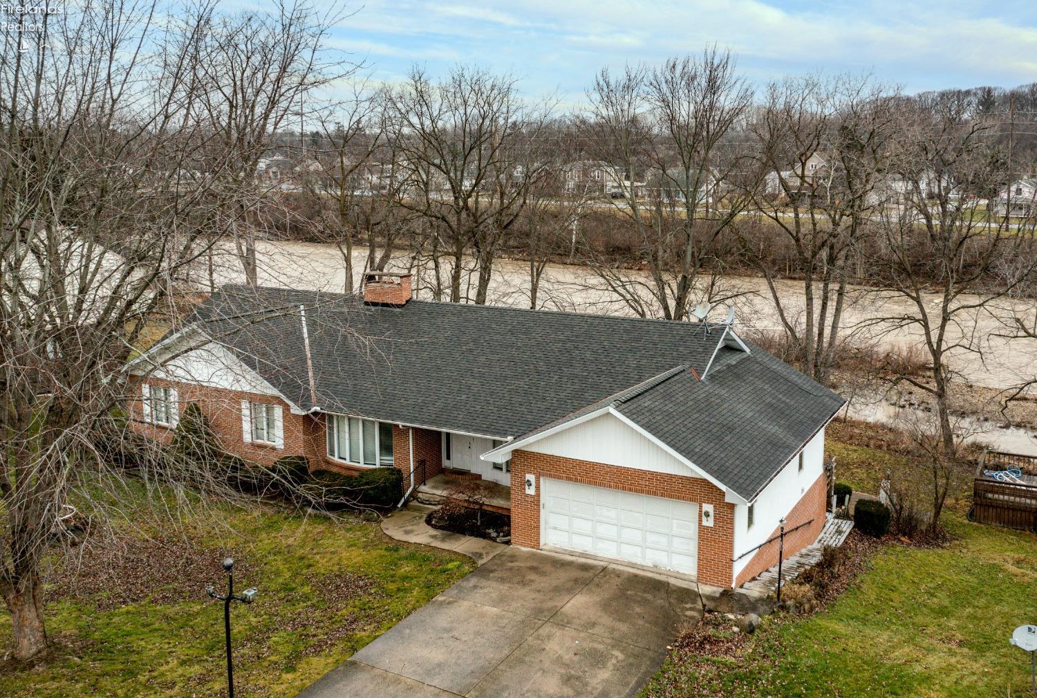 40 River Run Drive, Fremont, OH 43420