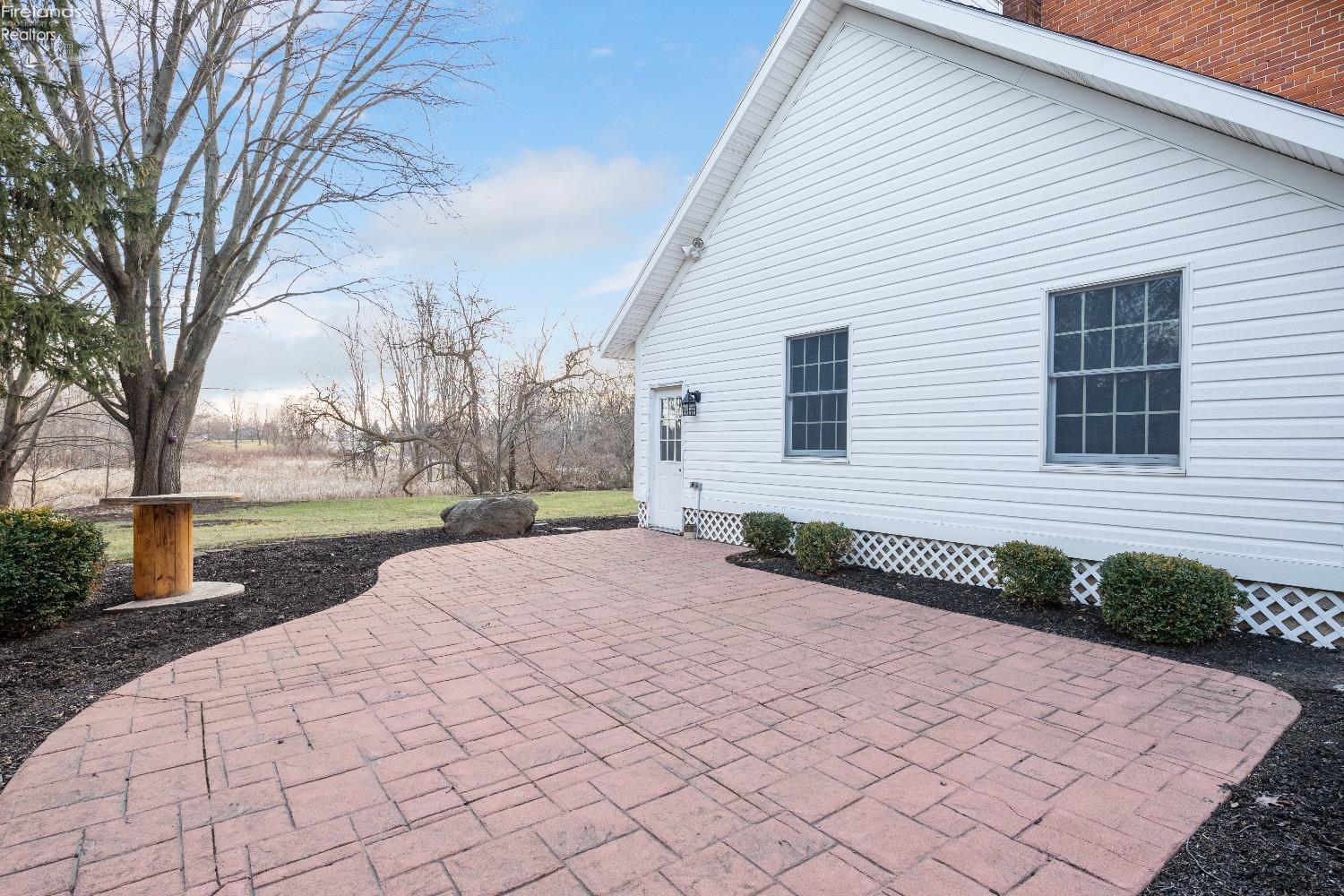 5702 Southwest Road