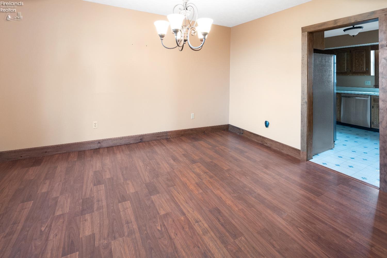5702 Southwest Road