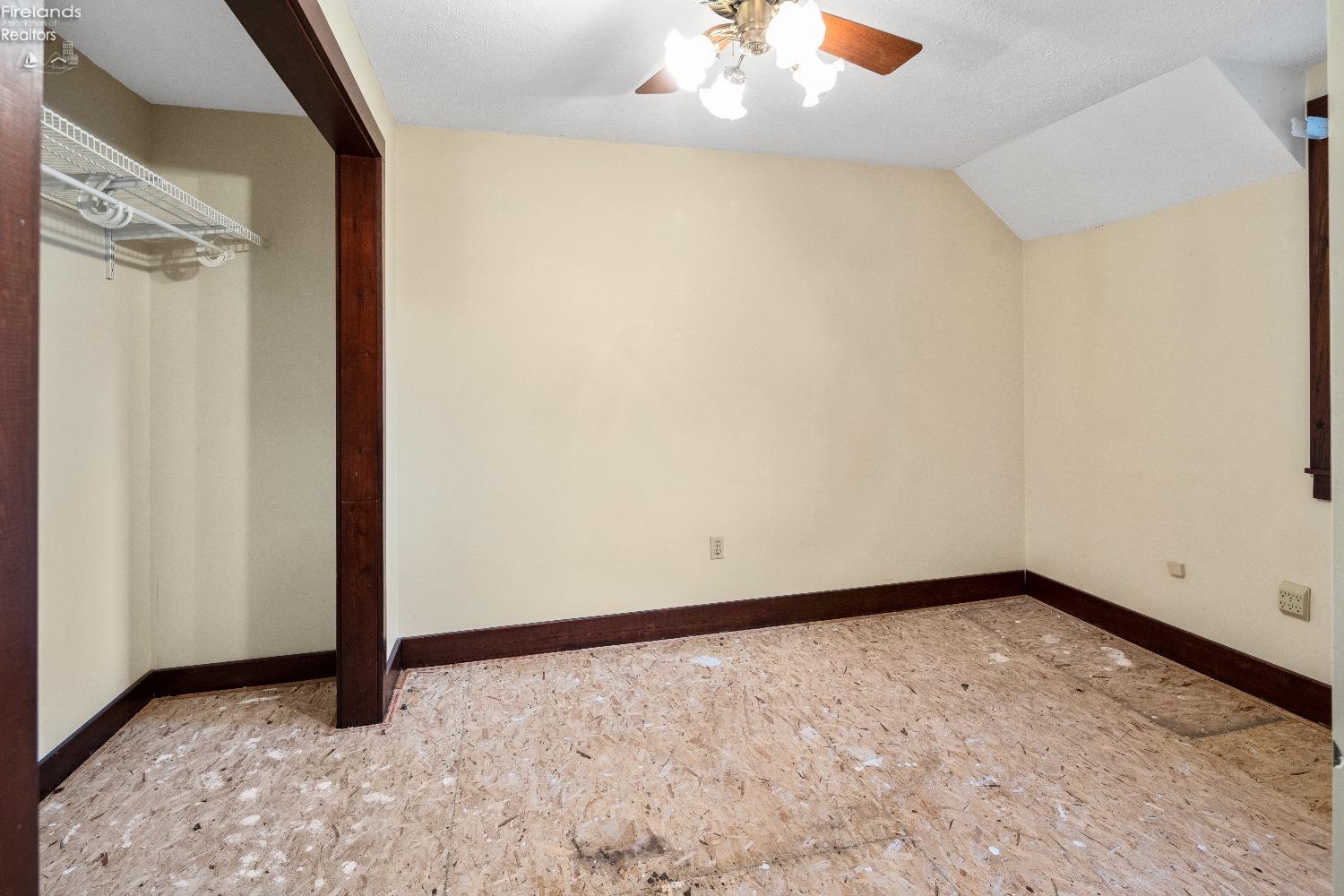 5702 Southwest Road