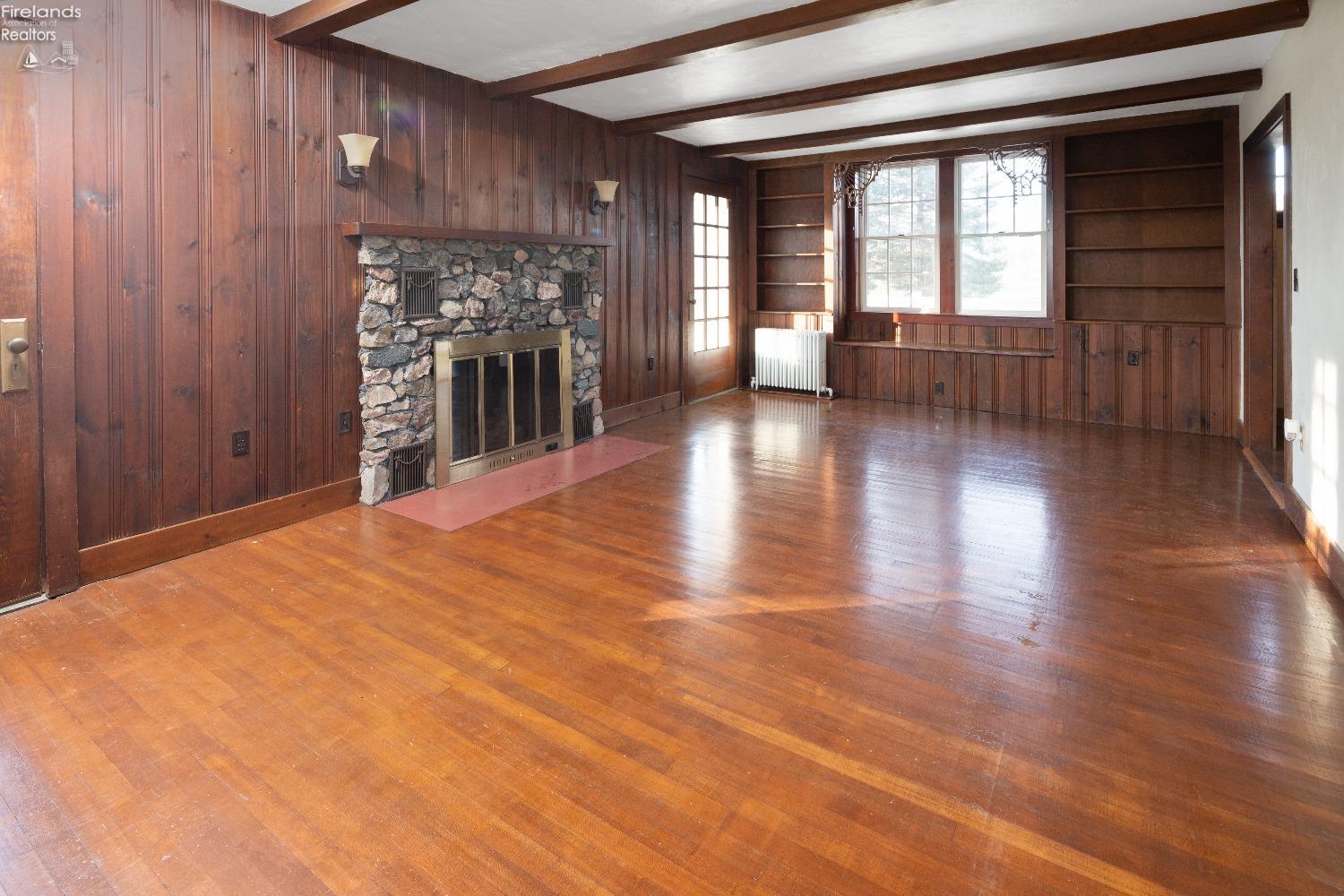 5702 Southwest Road