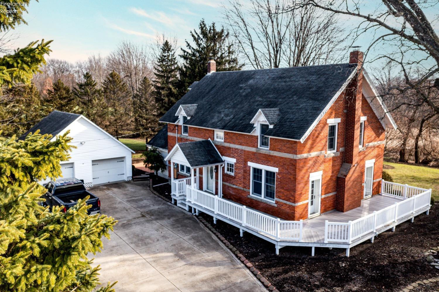 5702 Southwest Road