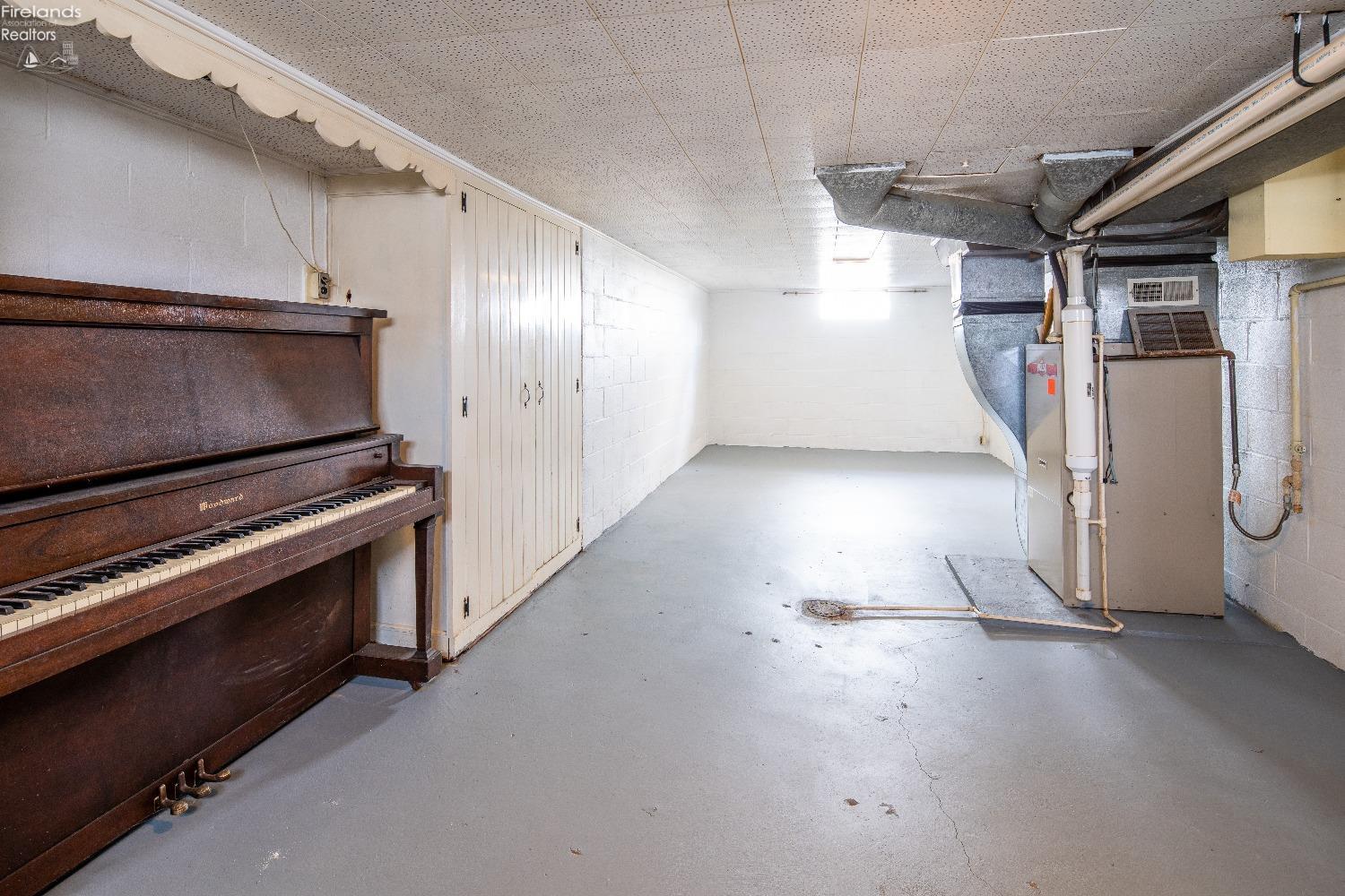 1213 June Street