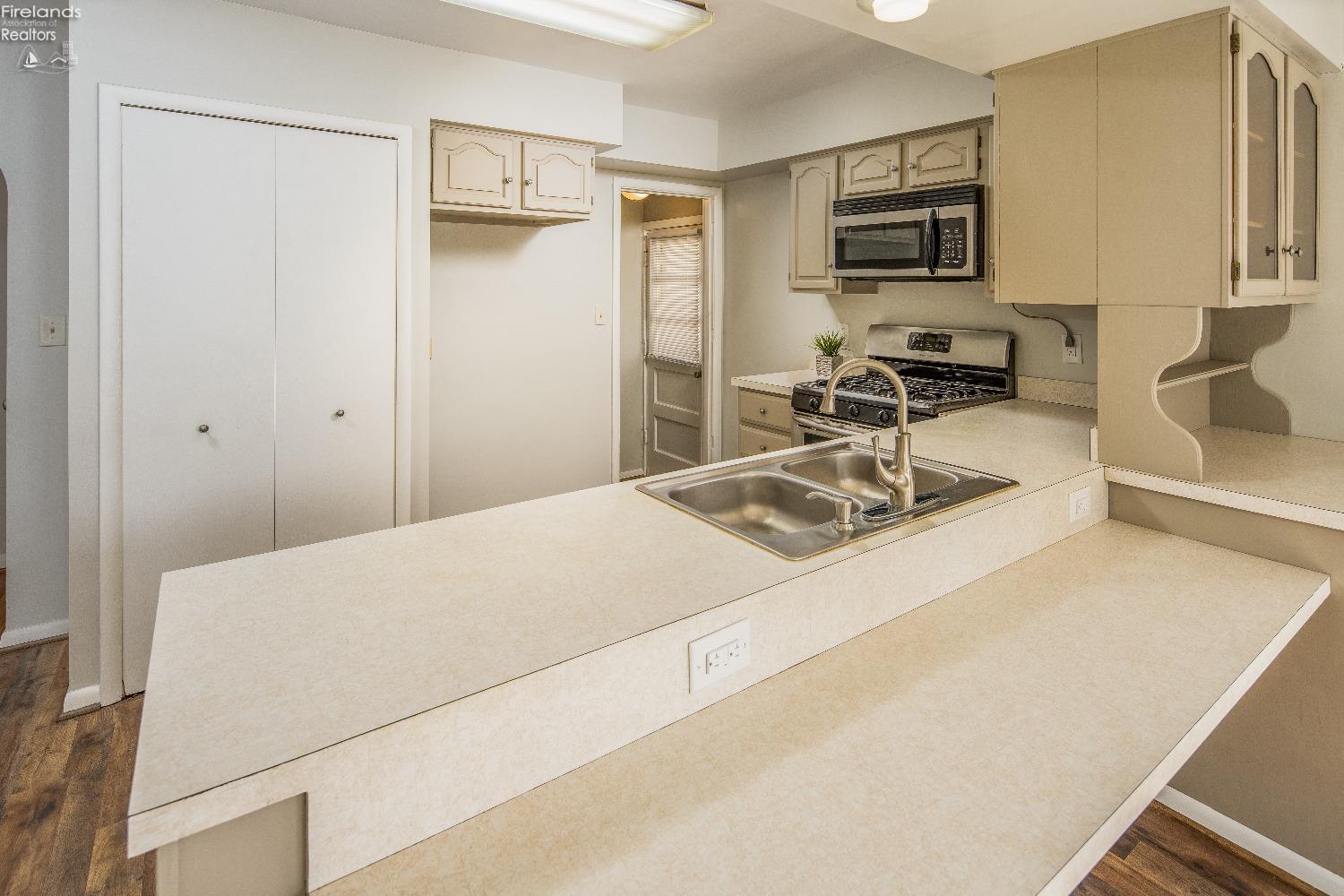 1213 June Street