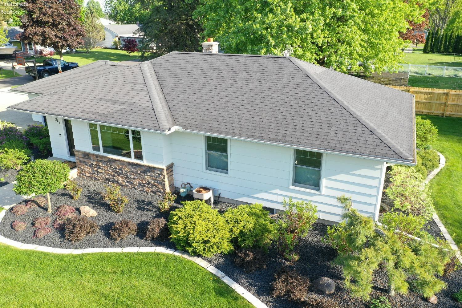 205 W Cole Road