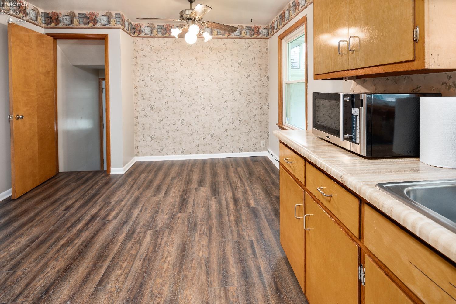205 W Cole Road