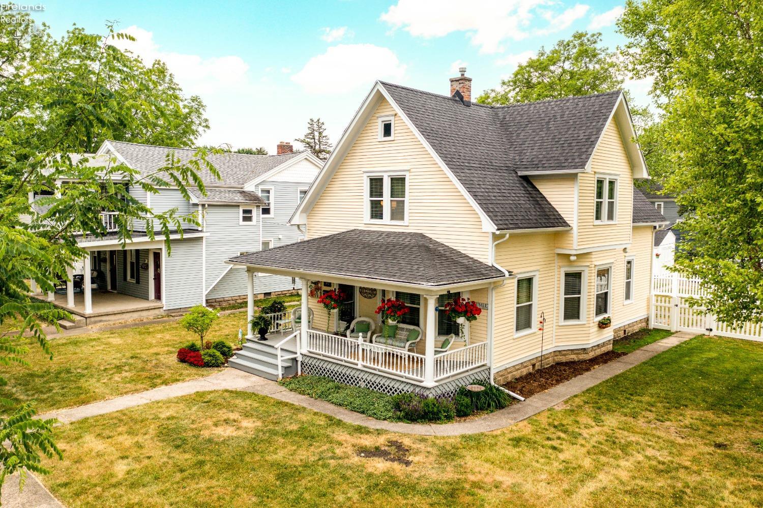 303 W Dudley