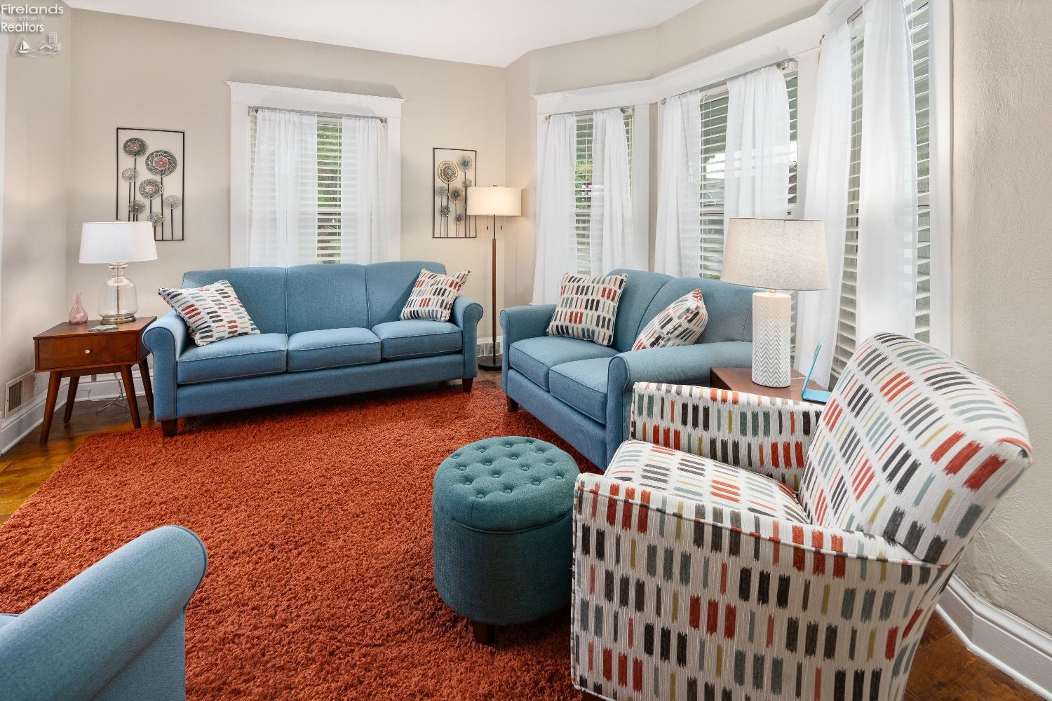 303 W Dudley