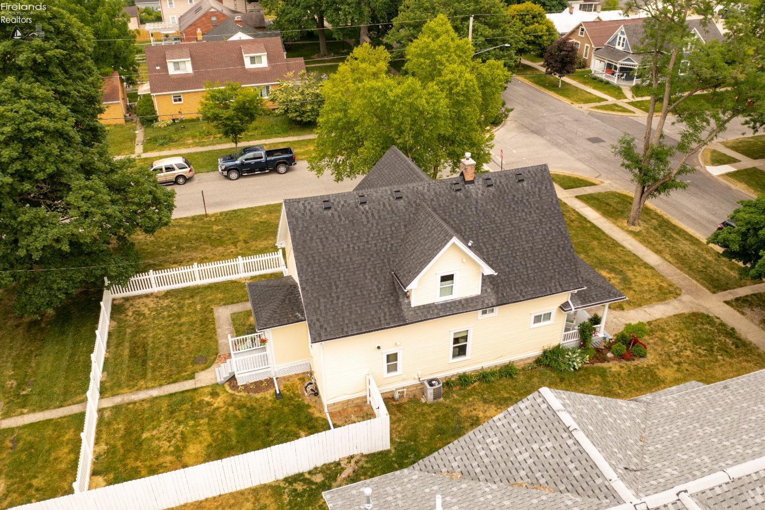 303 W Dudley