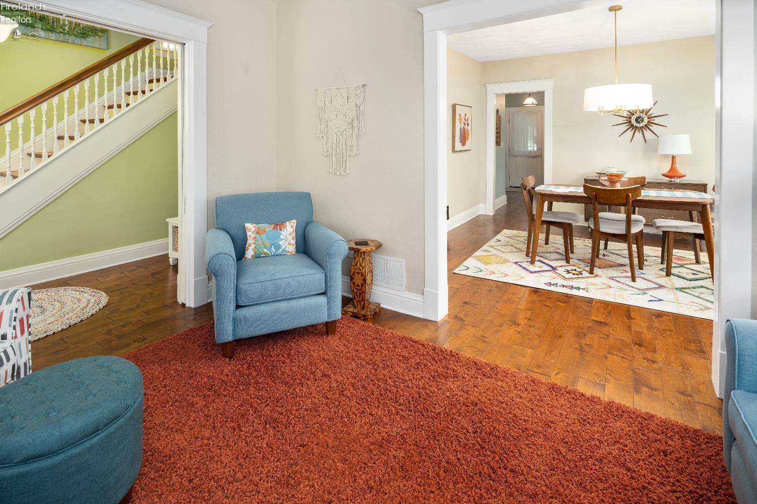 303 W Dudley
