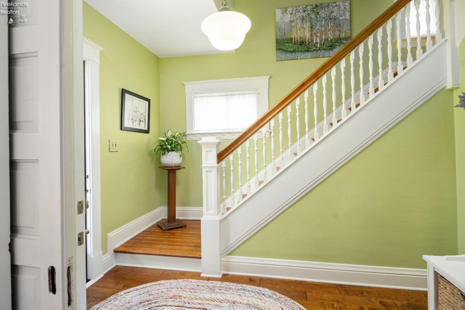 303 W Dudley