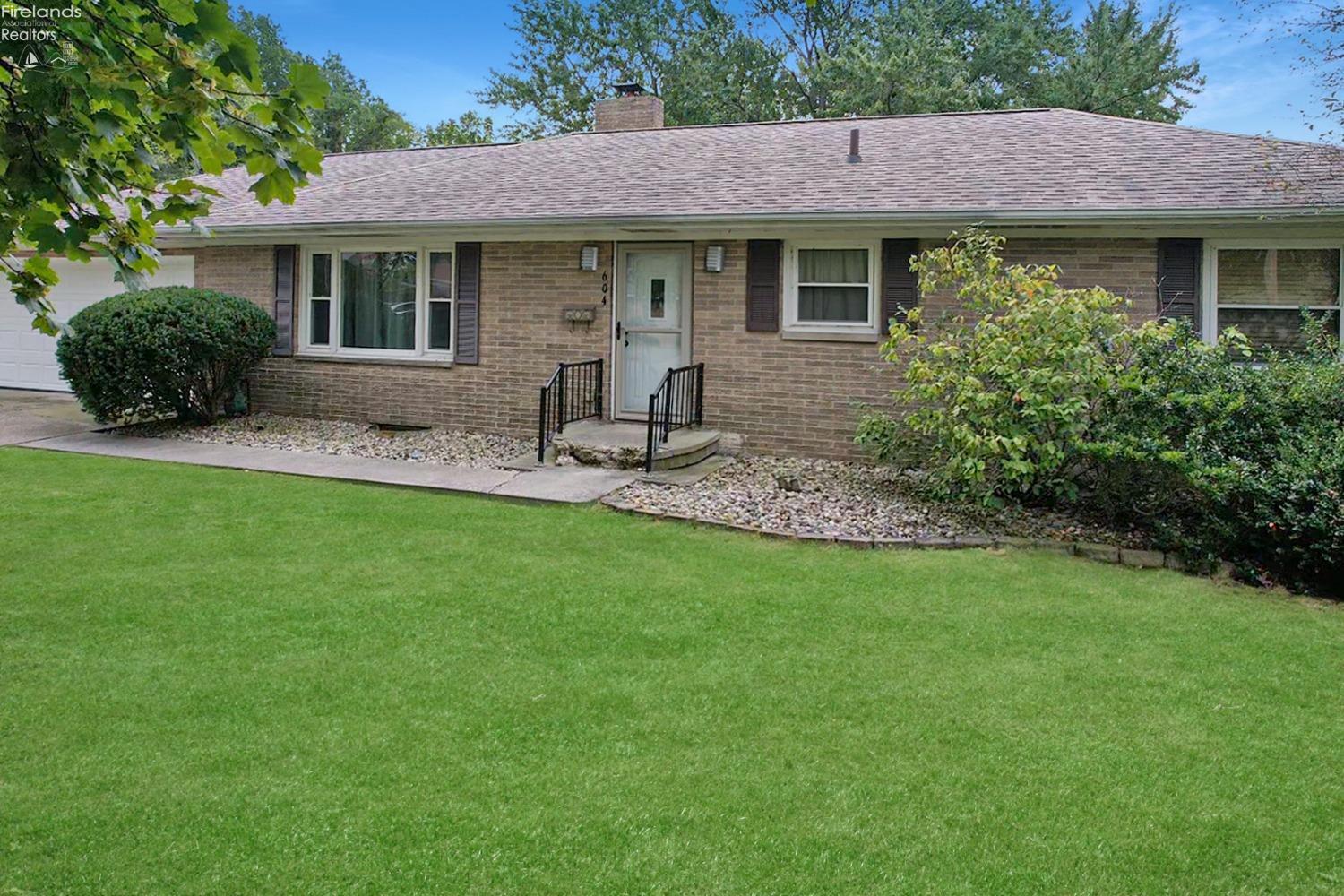 604 E 10TH STREET, PORT CLINTON, OH 43452 CENTURY 21 Bolte Real