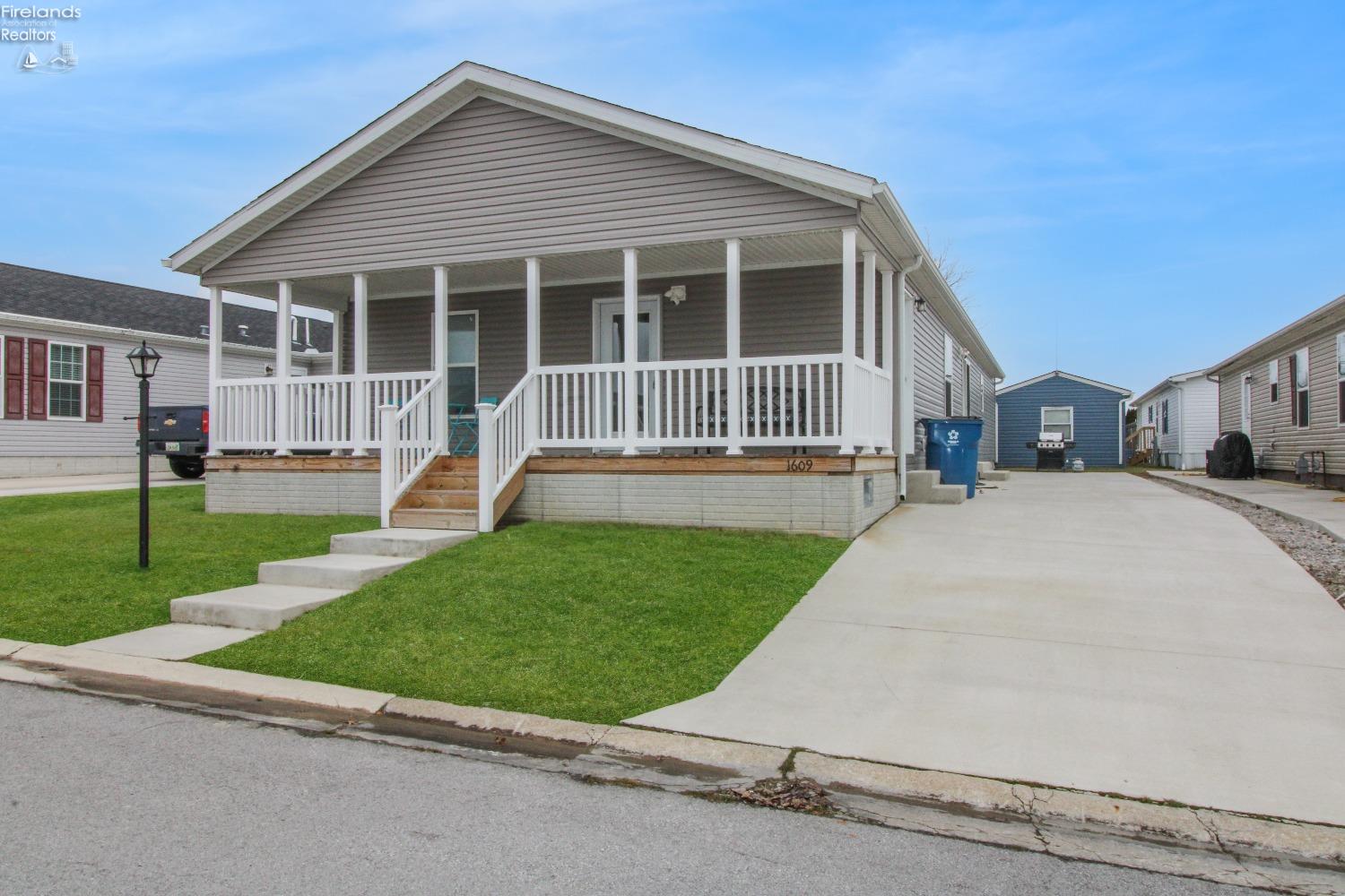 Marblehead Real Estate 1609 N Coldwater Crossing Road OH 43440 374,900