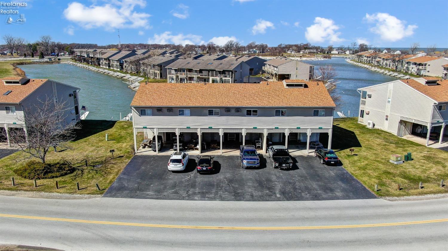 6274 N HARRIS HARBOR DRIVE, OAK HARBOR, OH 43449 CENTURY 21 Bolte