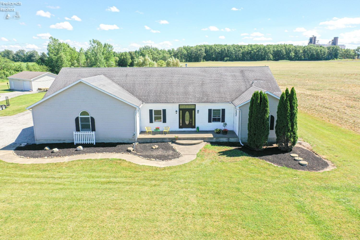 11108 POTTER ROAD, BELLEVUE, OH 44811 CENTURY 21 Bolte Real Estate