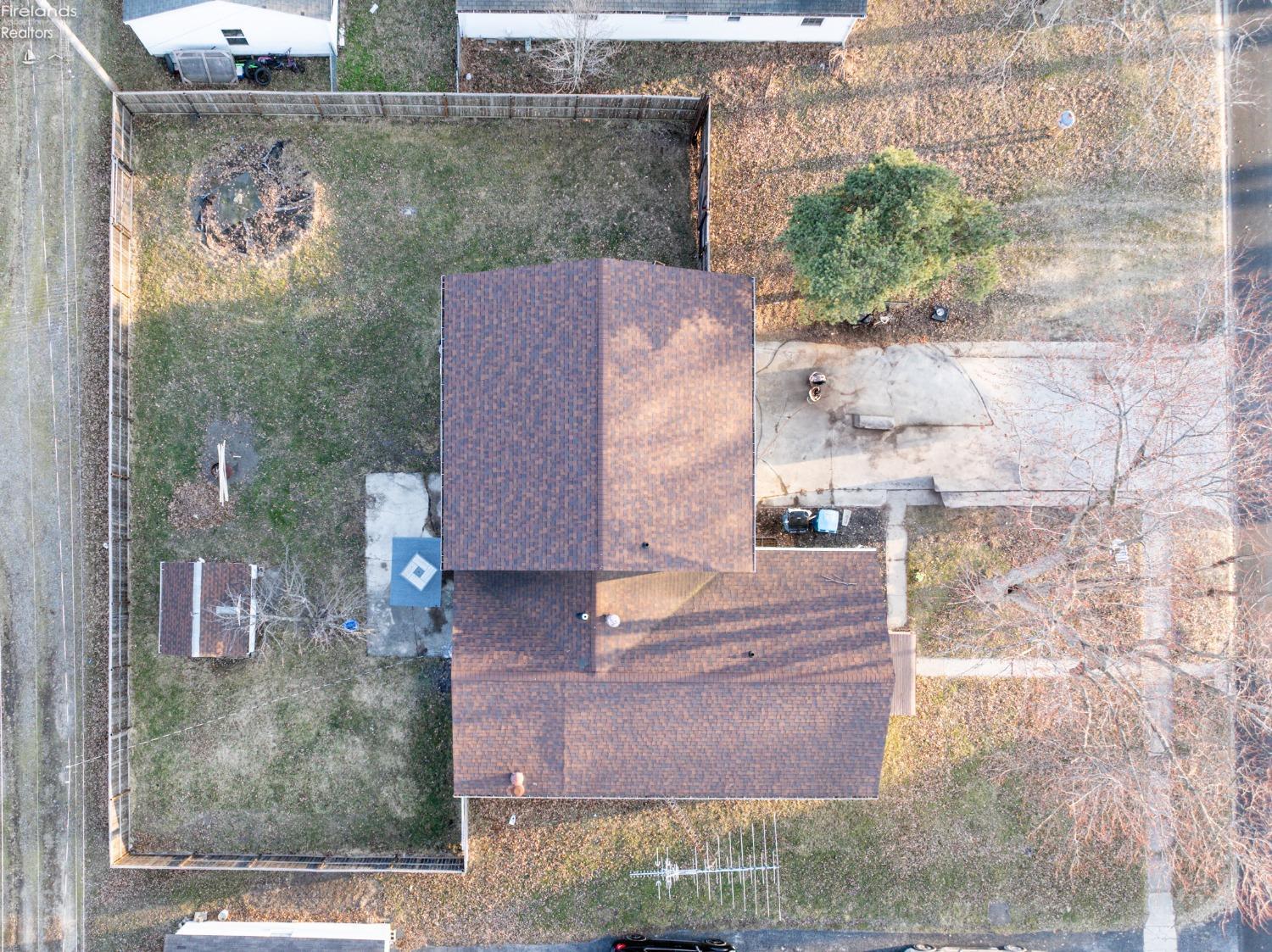 827 Monroe