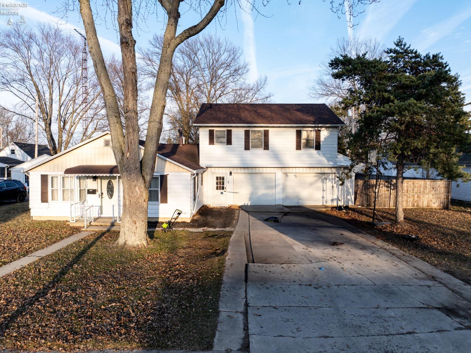 827 Monroe