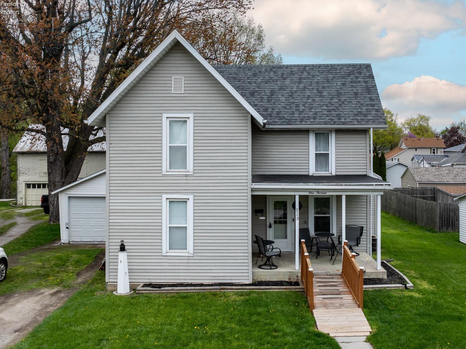 113 W Grant St