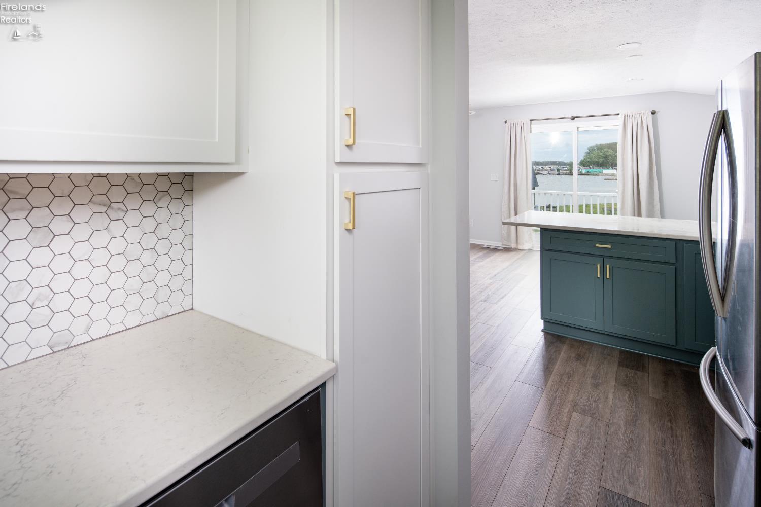 6039 E Harbor Road 8