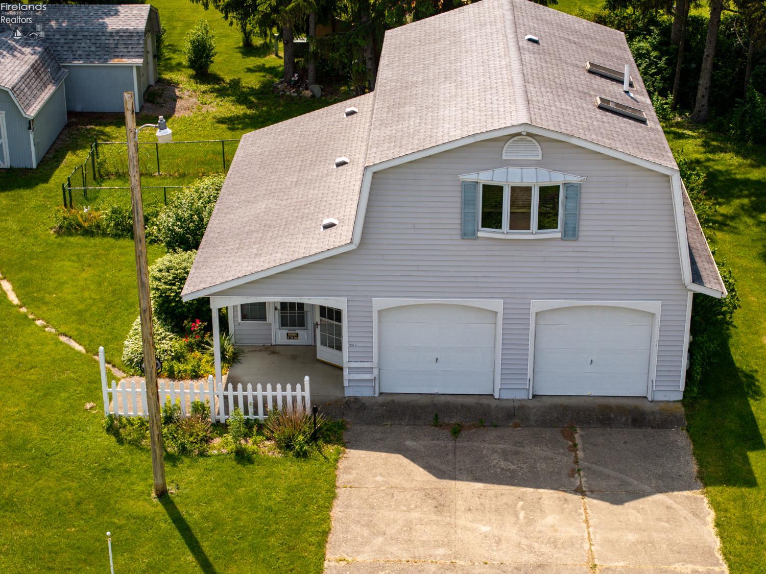 555 Race Street