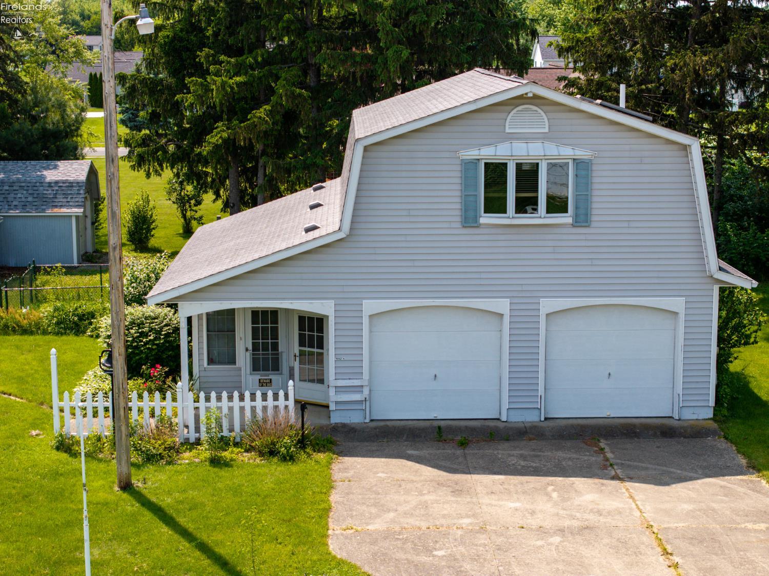 555 Race Street