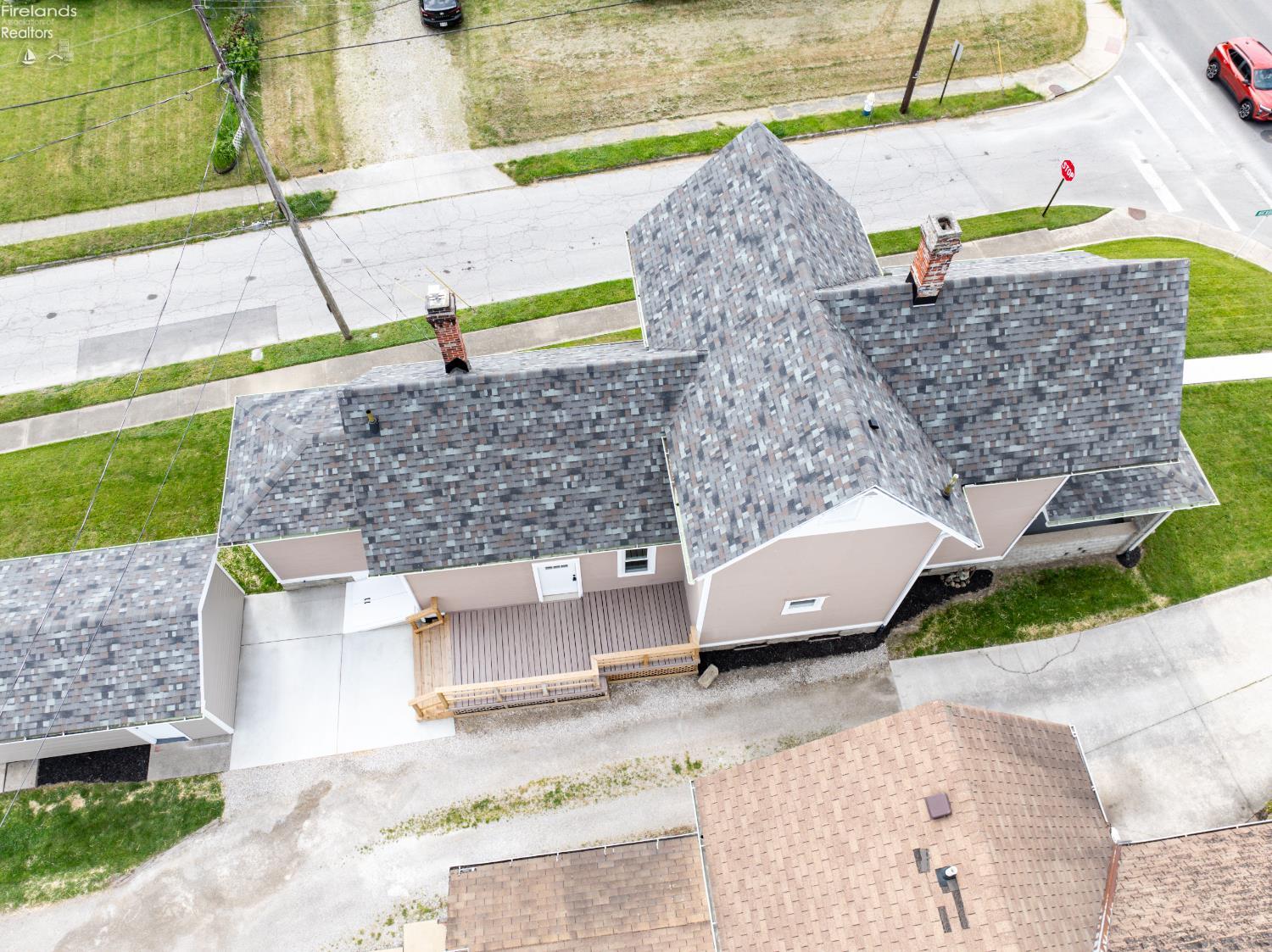 718 E Main St.