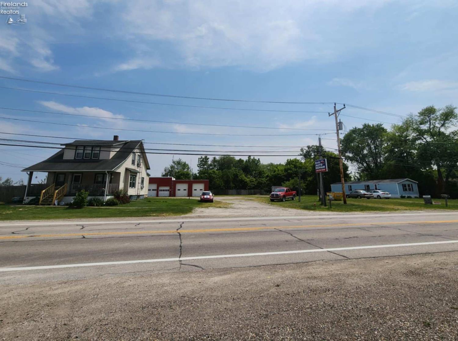 1340 W Lakeshore Drive 1372 Port Clinton, Ohio 1340 W Lakeshore Drive 1372
