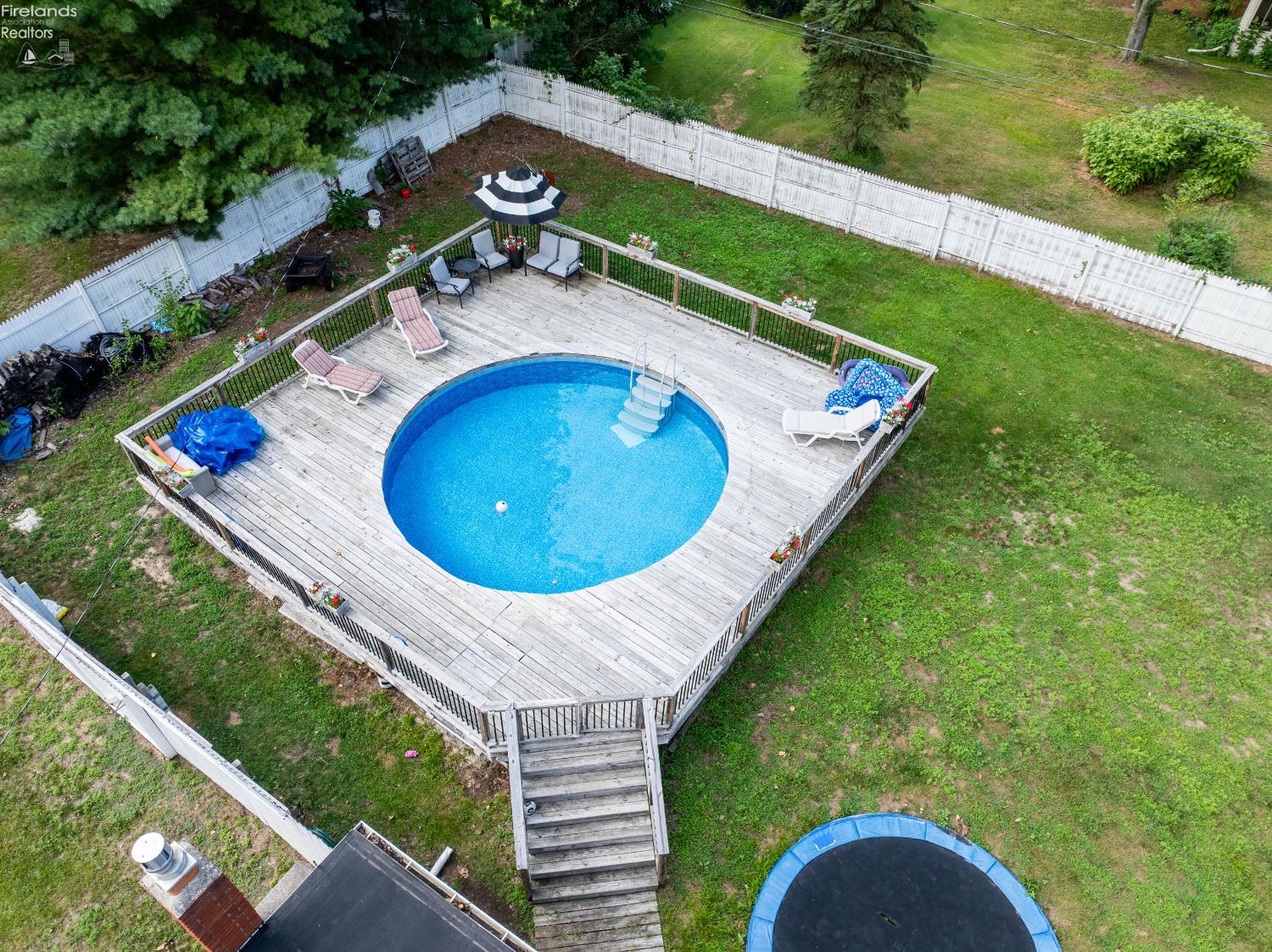 4744 Crestridge