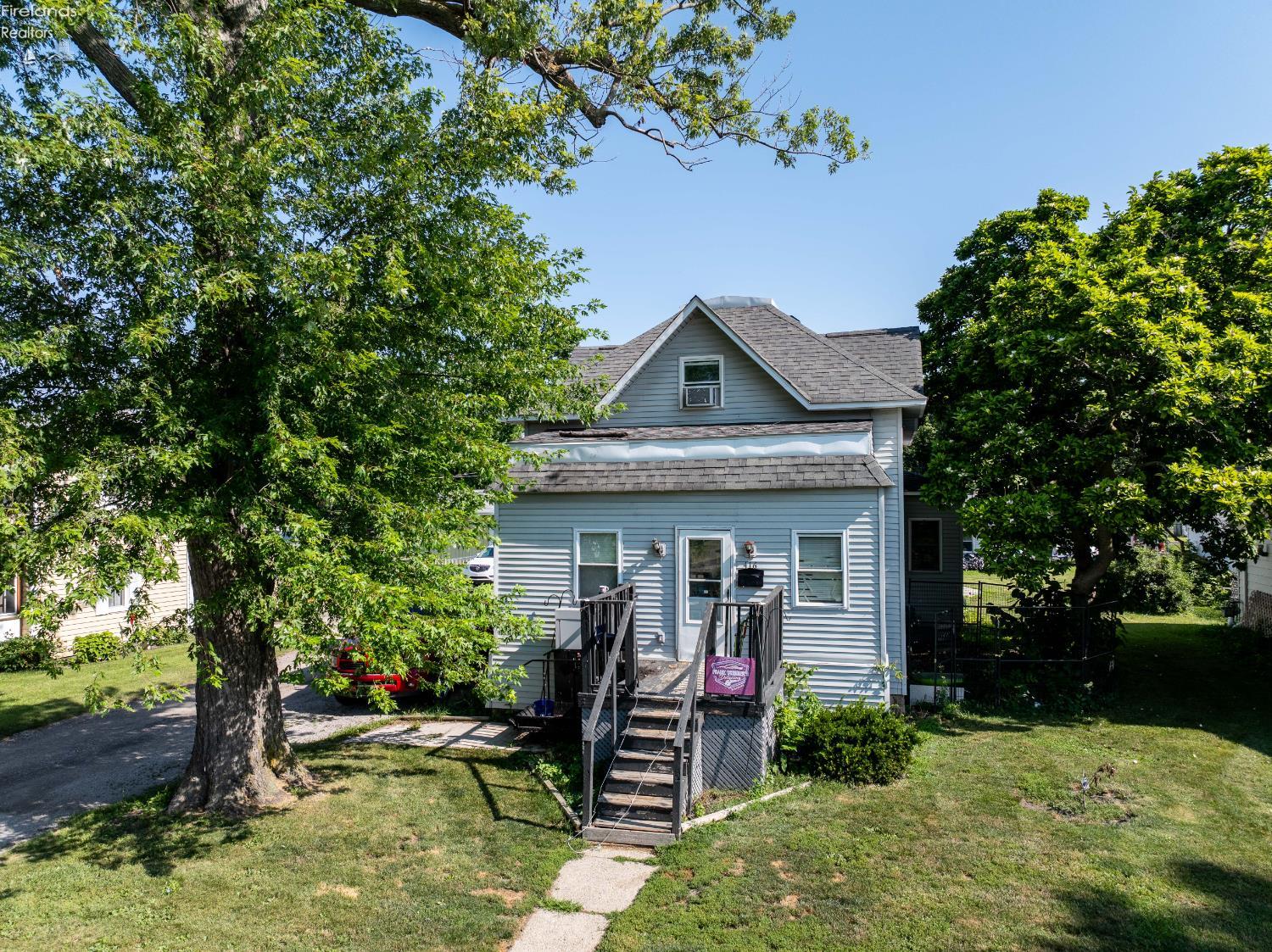 416 W Third