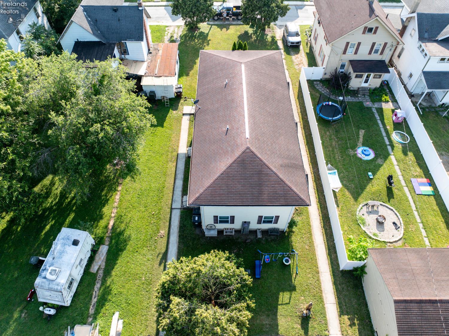 33 Maple St.