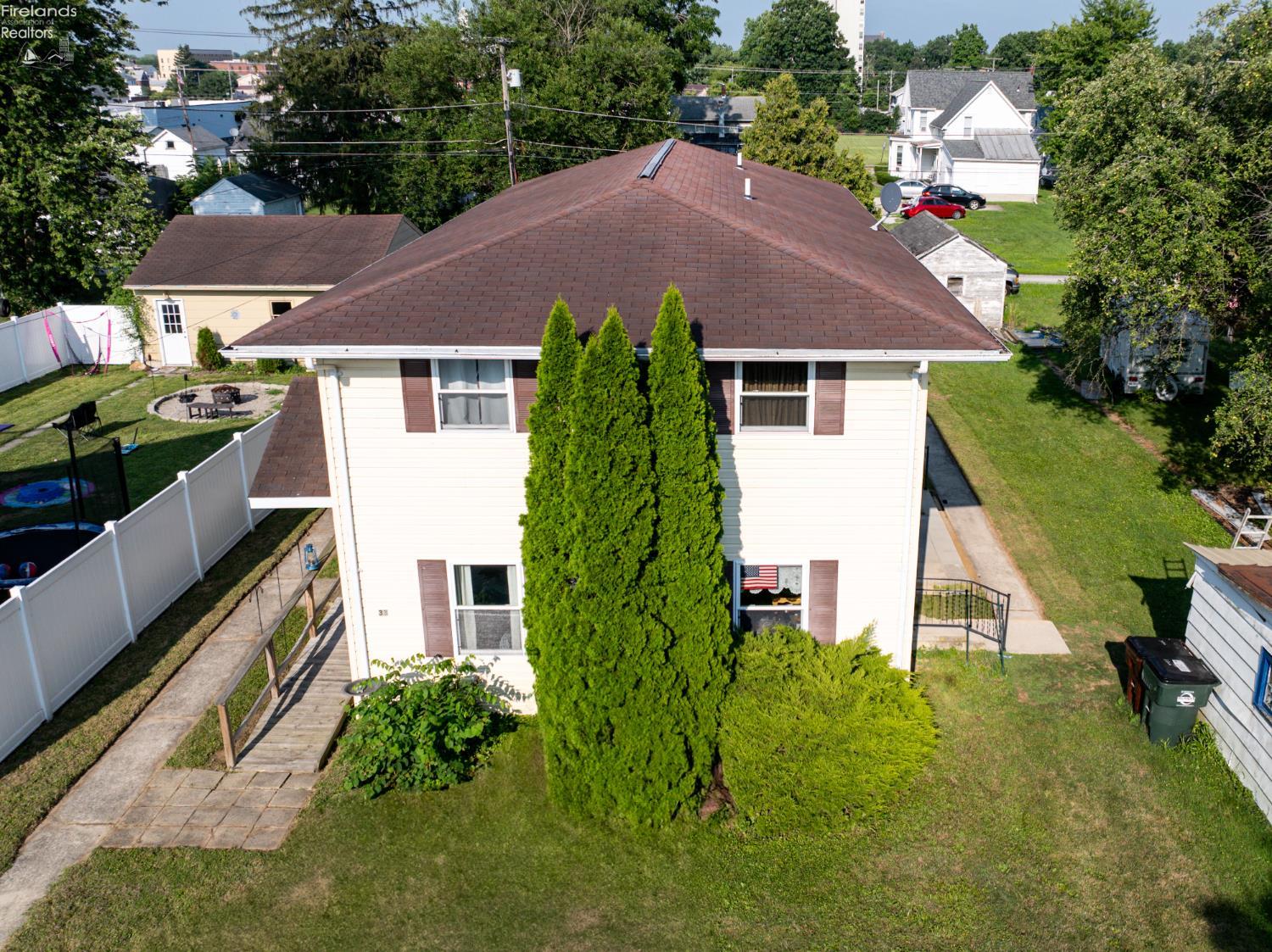 33 Maple St.
