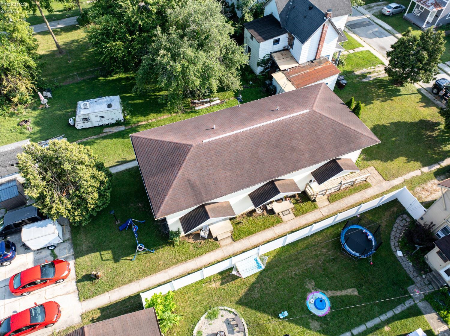 33 Maple St.