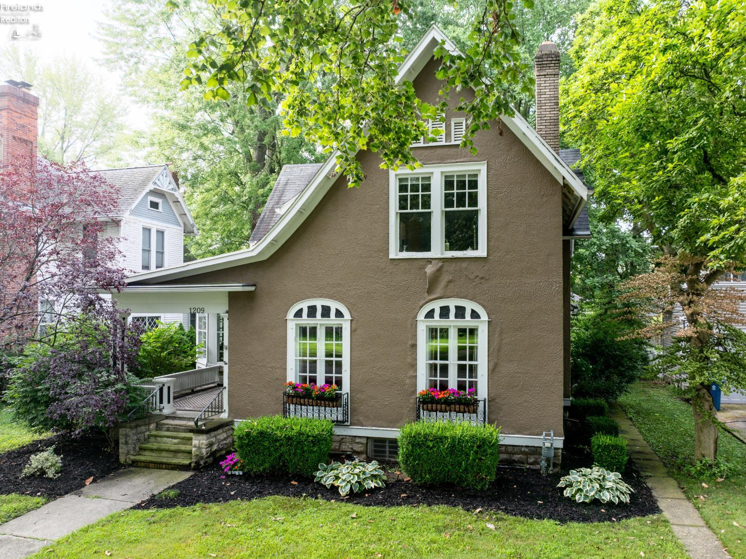 1209 Birchard Avenue