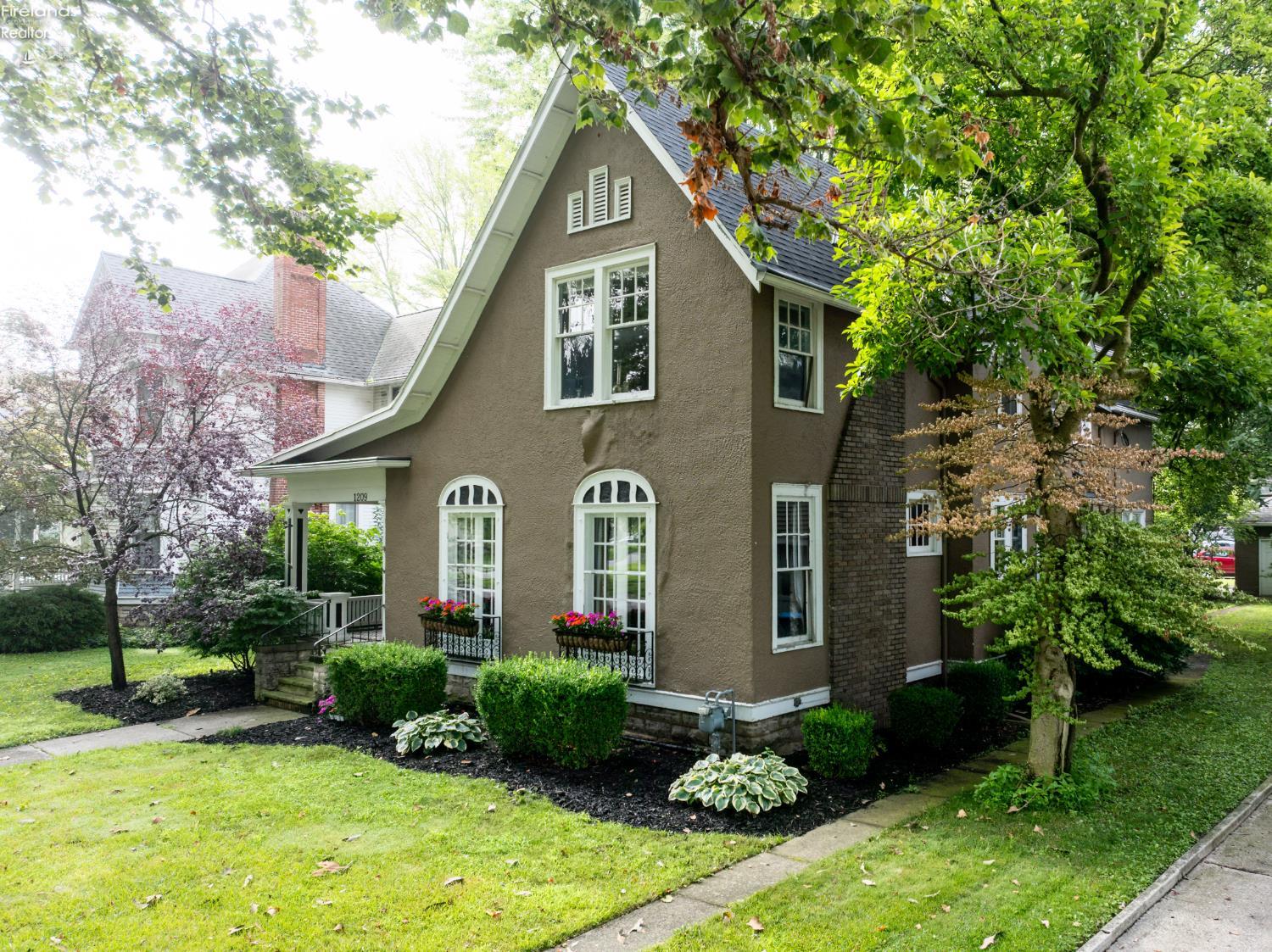 1209 Birchard Avenue
