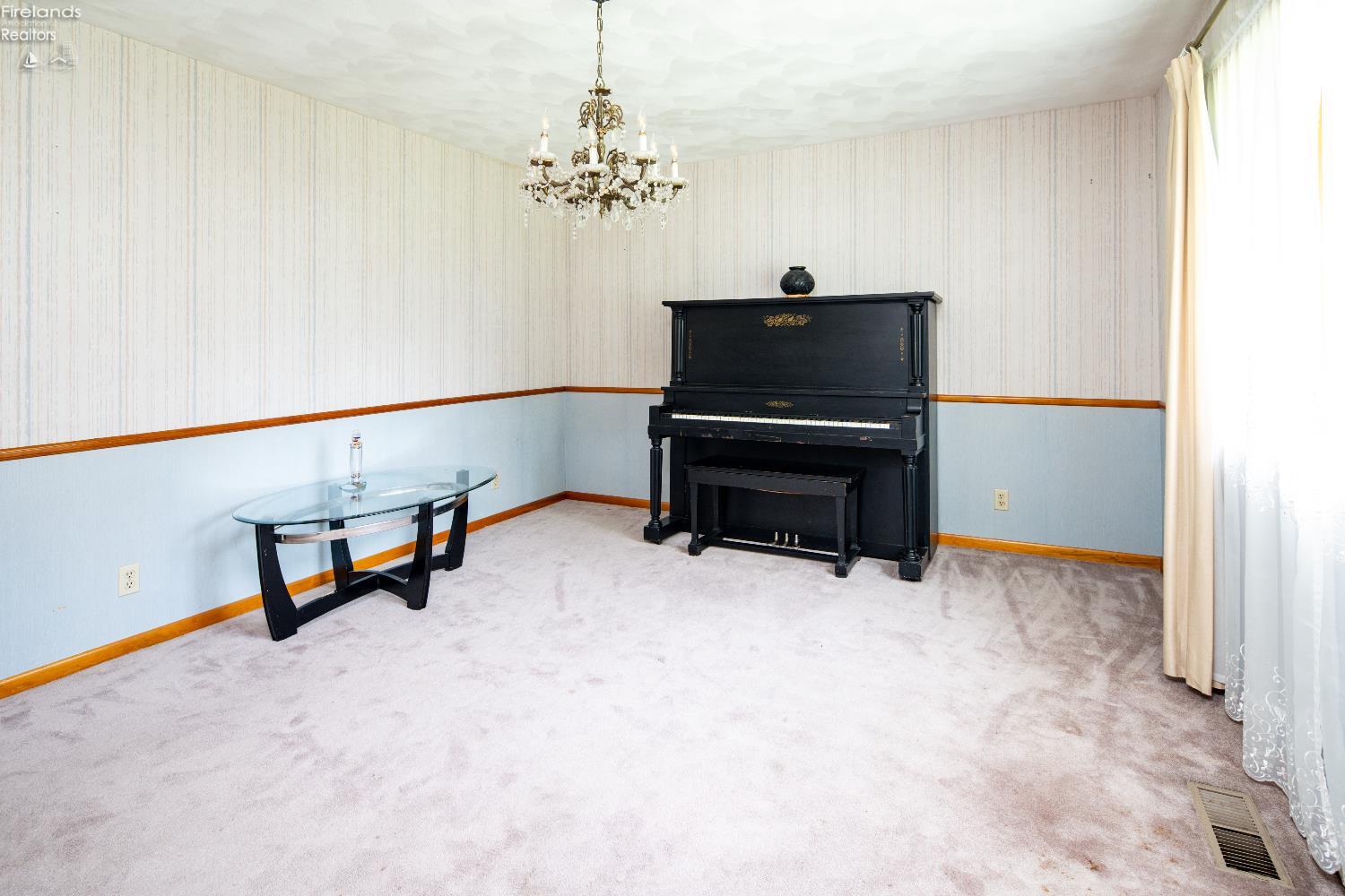 515 Everett Road
