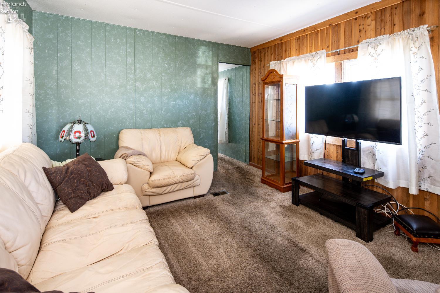 1090 Richey Rd