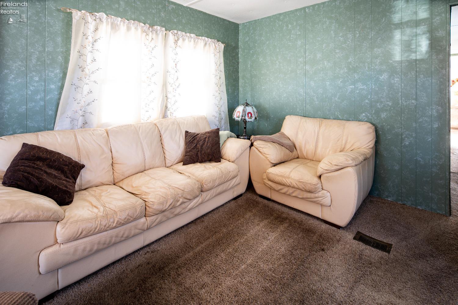 1090 Richey Rd