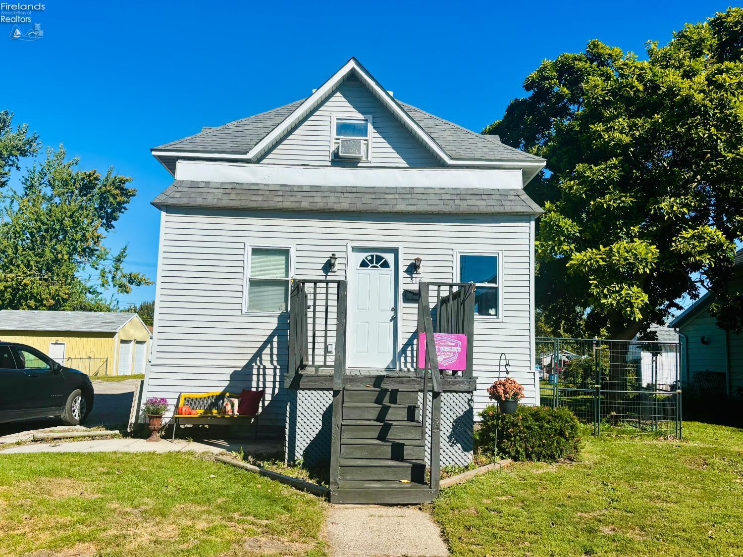 416 W Third