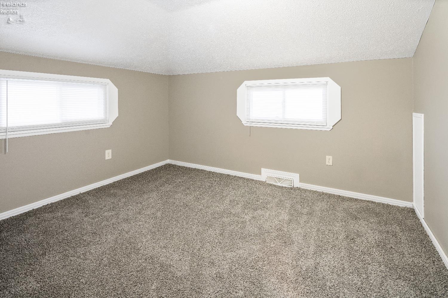 1315 S State Route 19