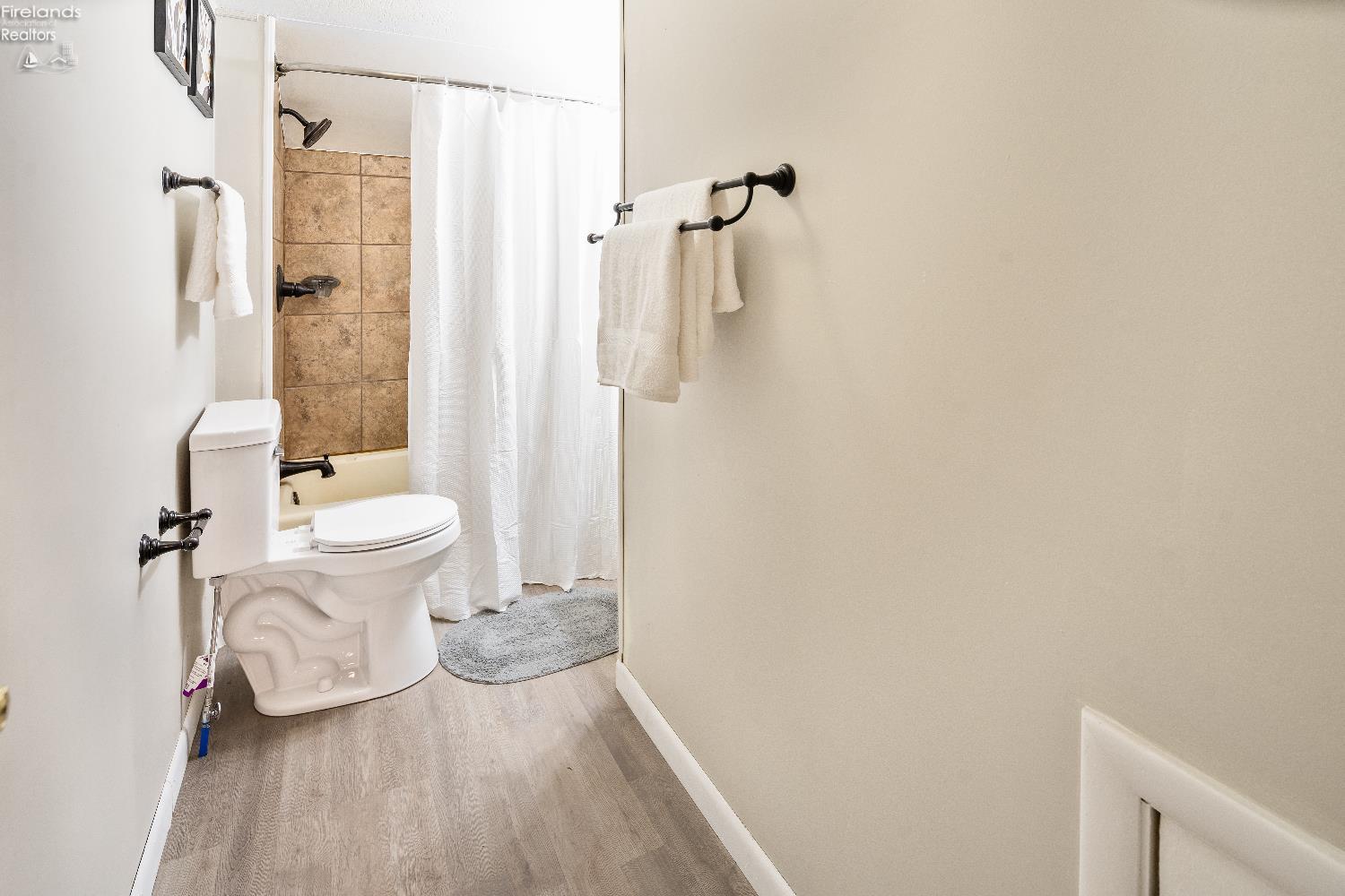 1315 S State Route 19