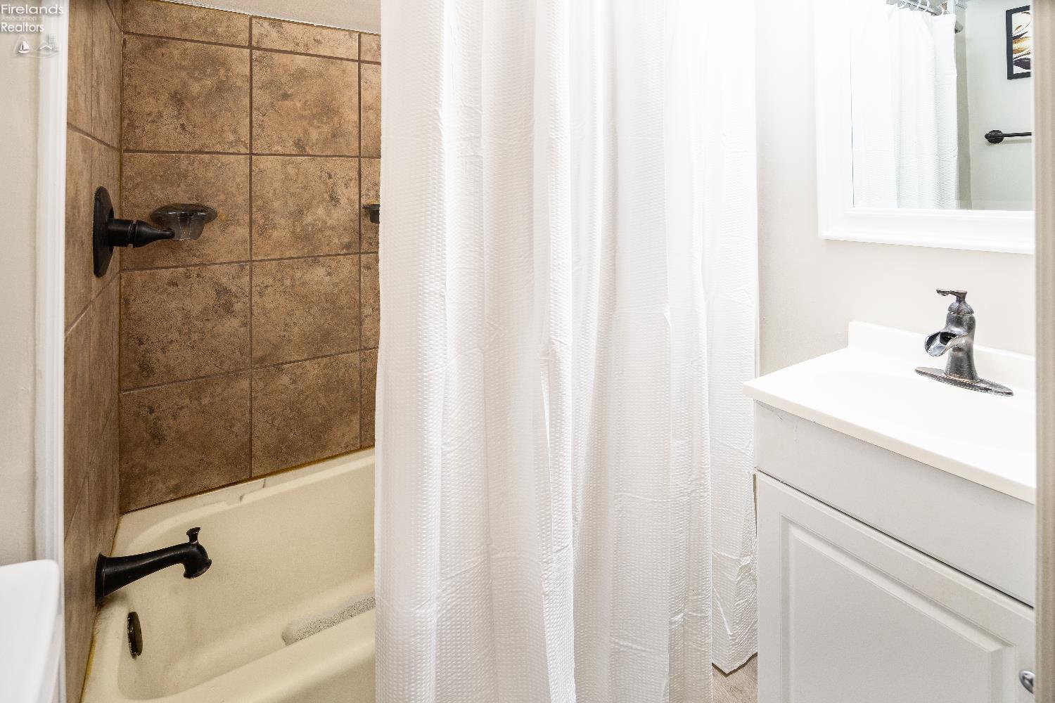 1315 S State Route 19