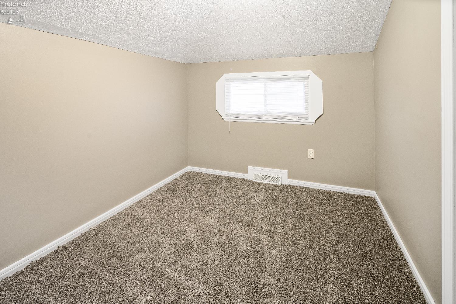 1315 S State Route 19