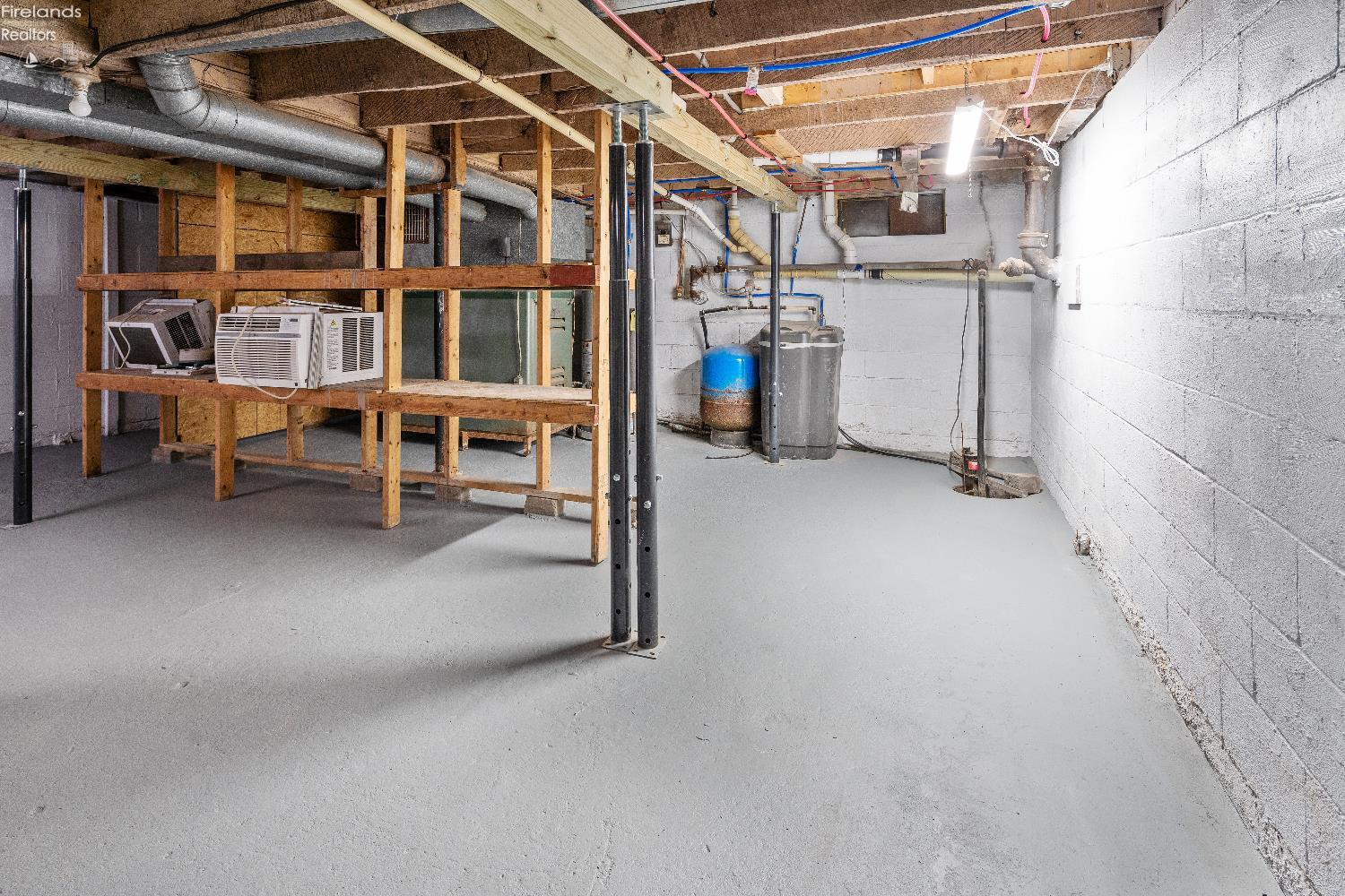 1315 S State Route 19