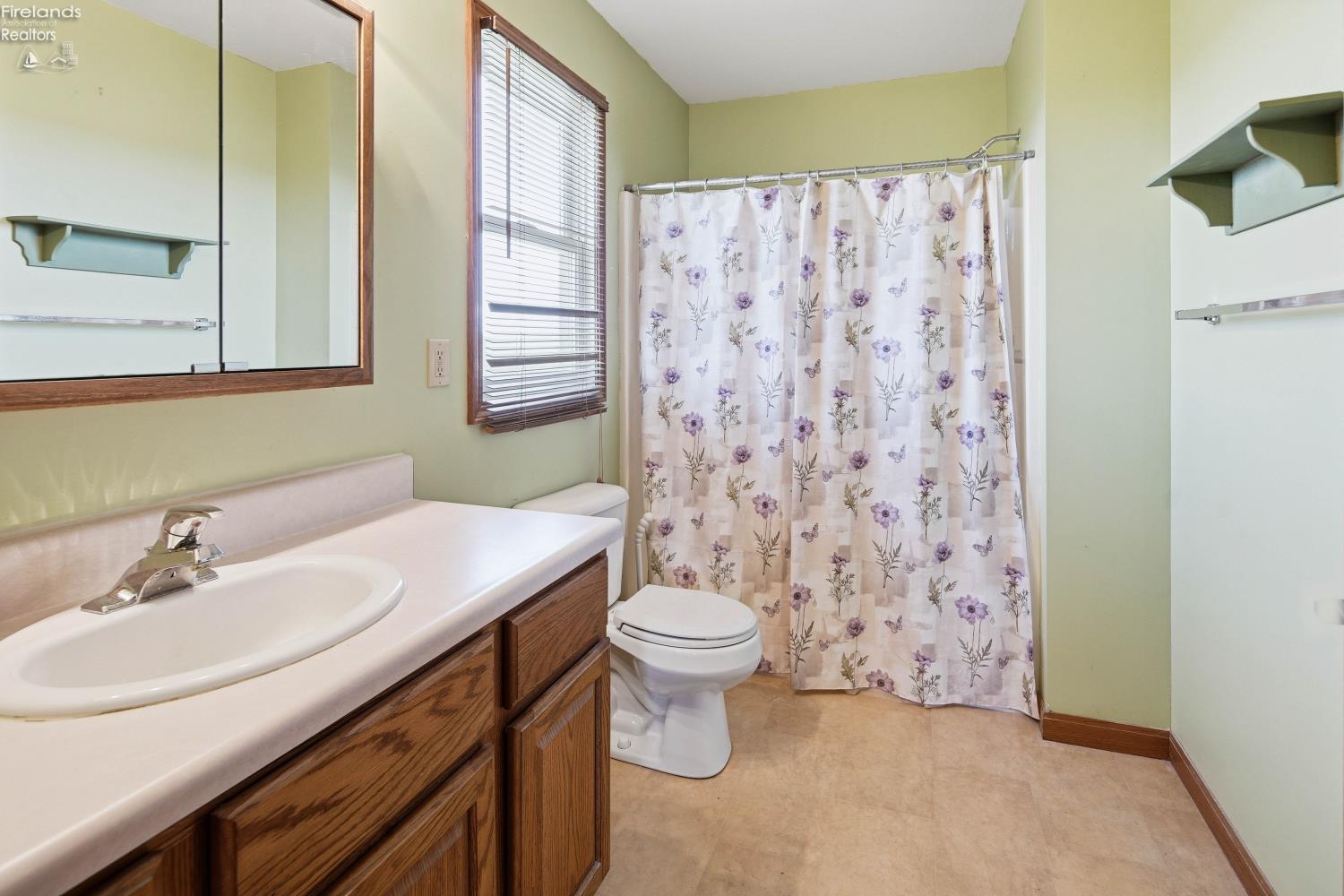 33 Southland Way
