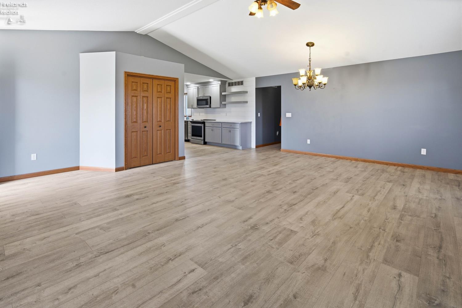 33 Southland Way