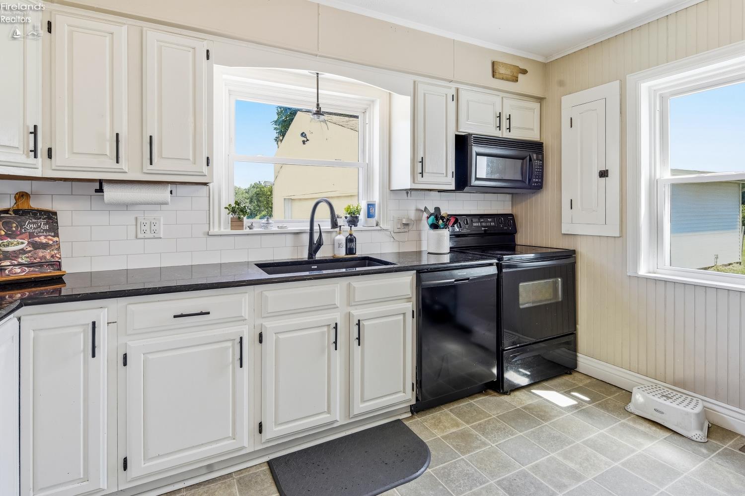 3957 S County Road 198