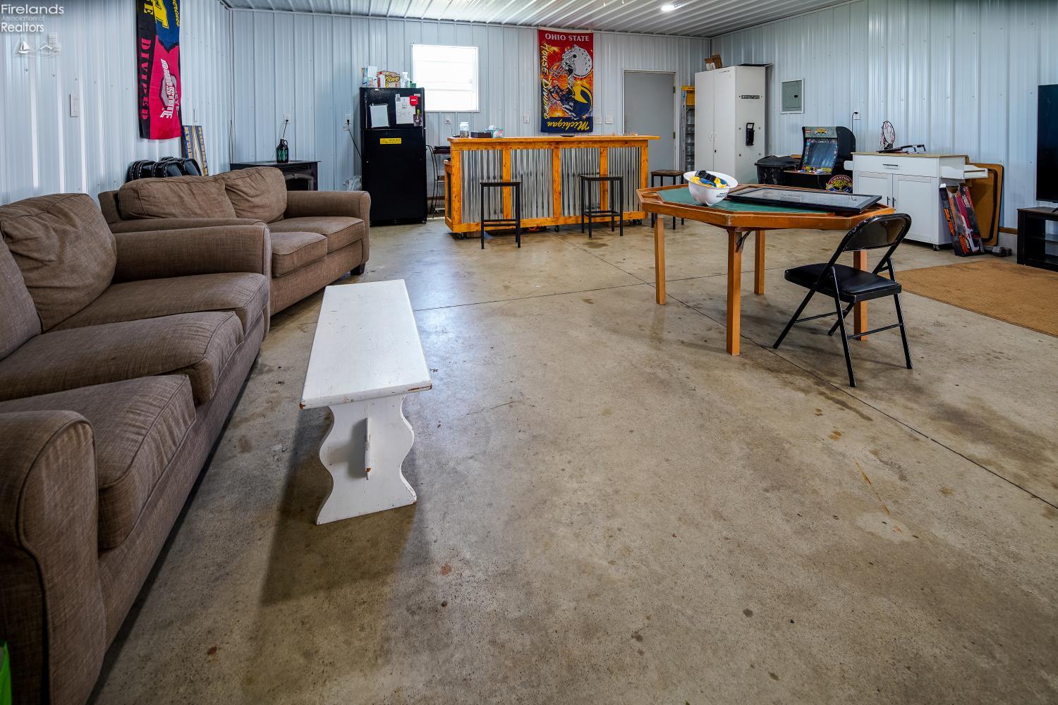3957 S County Road 198