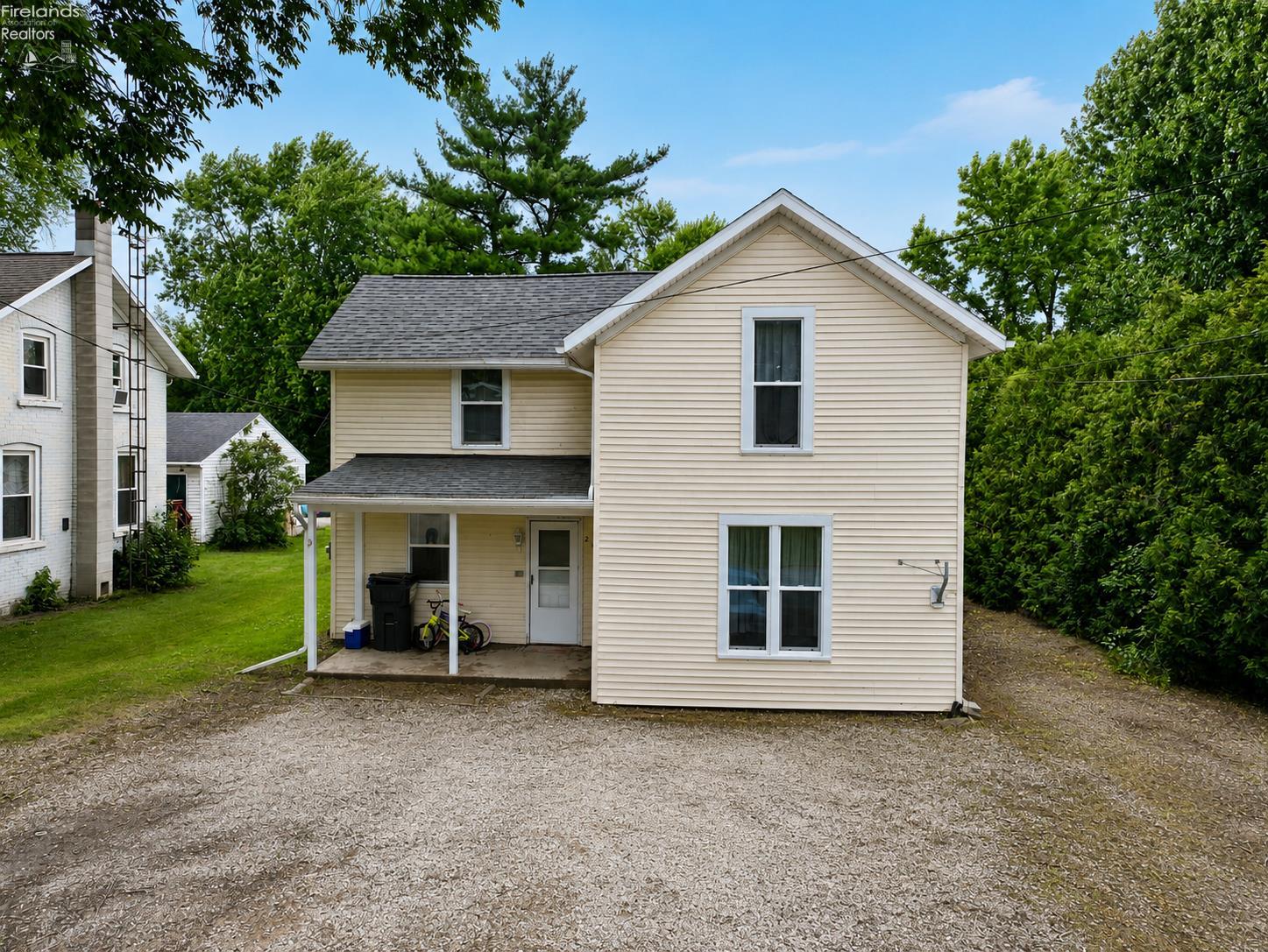 208 E Morgan